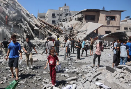 كاتس: غزة تحترق والجيش يضرب بقوة البنى التحتية لحماس