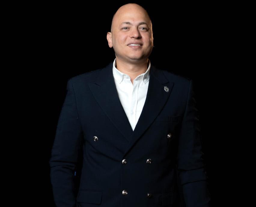 د. حسن الحجّار: خبرة متكاملة في زراعة وتركيبات الأسنان