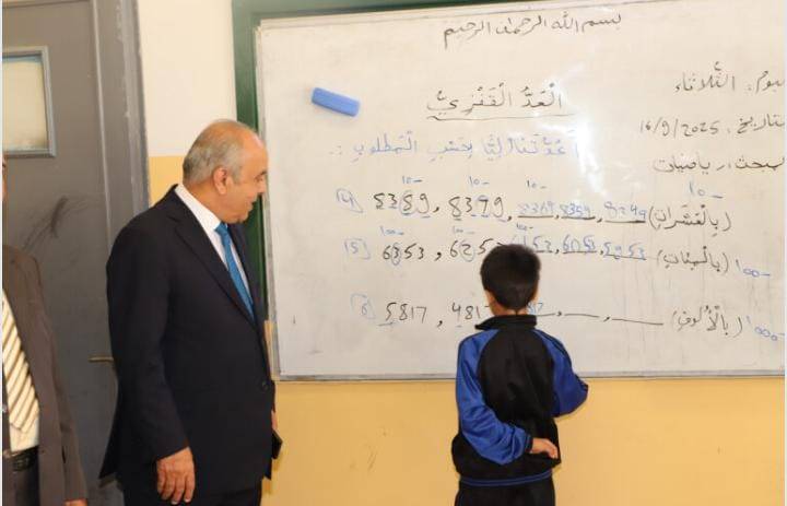 وزير التربية والتعليم يتفقد مدارس في محافظة إربد