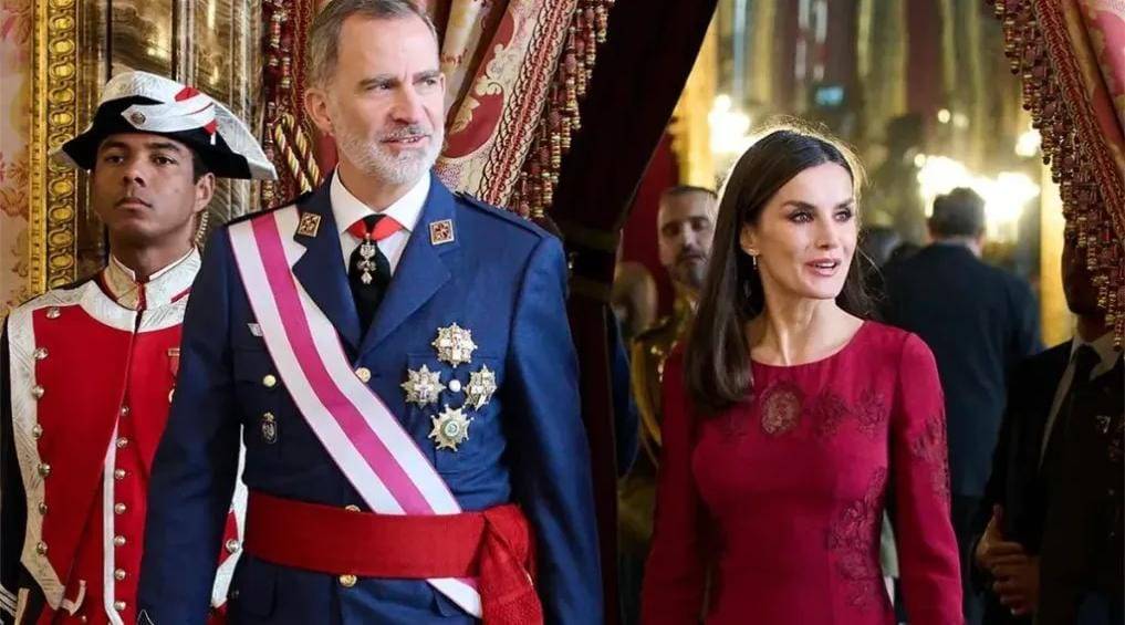 ملكة إسبانيا تعتمد البساطة والأناقة في زيارتها الرسمية لمصر