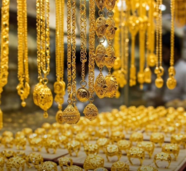 الذهب يترقب مسار الفائدة الأمريكية وسط تقلبات الأسواق العالمية