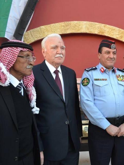 يرحل الطيبون ويبقى أثرهم في ذاكرتنا : معالي سمير قردن والمختار ياسر العطار