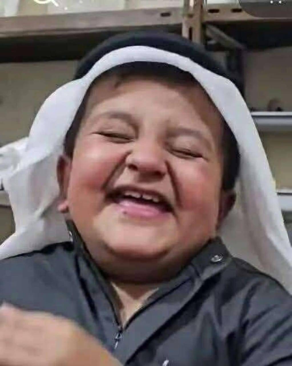 الطفل عطا الشمايلة يلتحق بالدراسة بالصف الأول