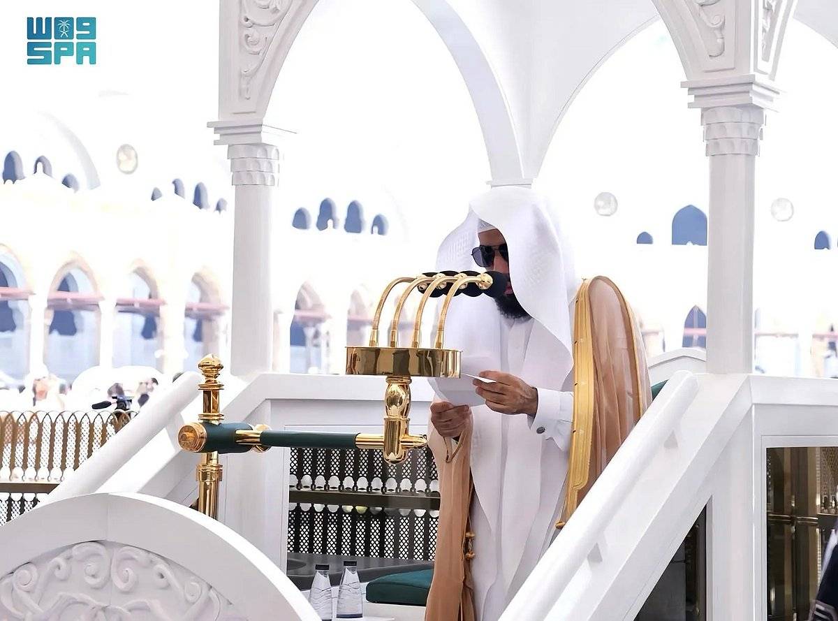 خطيب الحرم المكي: علِّقوا آمالكم بالله وحده وتحصنوا بكتابه وسنة نبيه