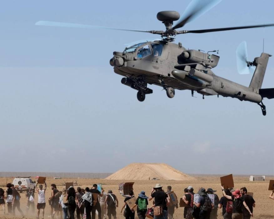 إدارة ترمب تسعى لبيع أسلحة للاحتلال بـ 6 مليارات دولار تشمل طائرات أباتشي