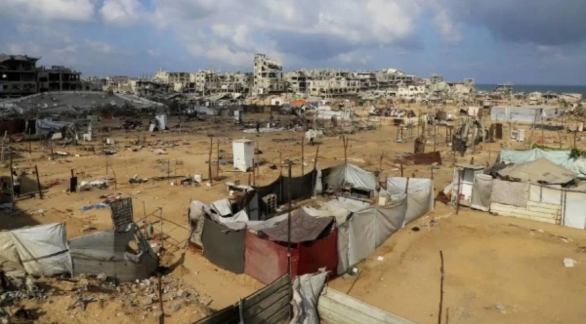 أكثر من 260 ألف طن نفايات متراكمة وخطر انهيار كامل للخدمات الأساسية في غزة