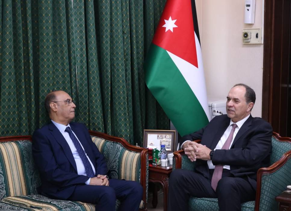 وزير العدل يبحث والسفير المغربي تعزيز التعاون القانوني والقضائي