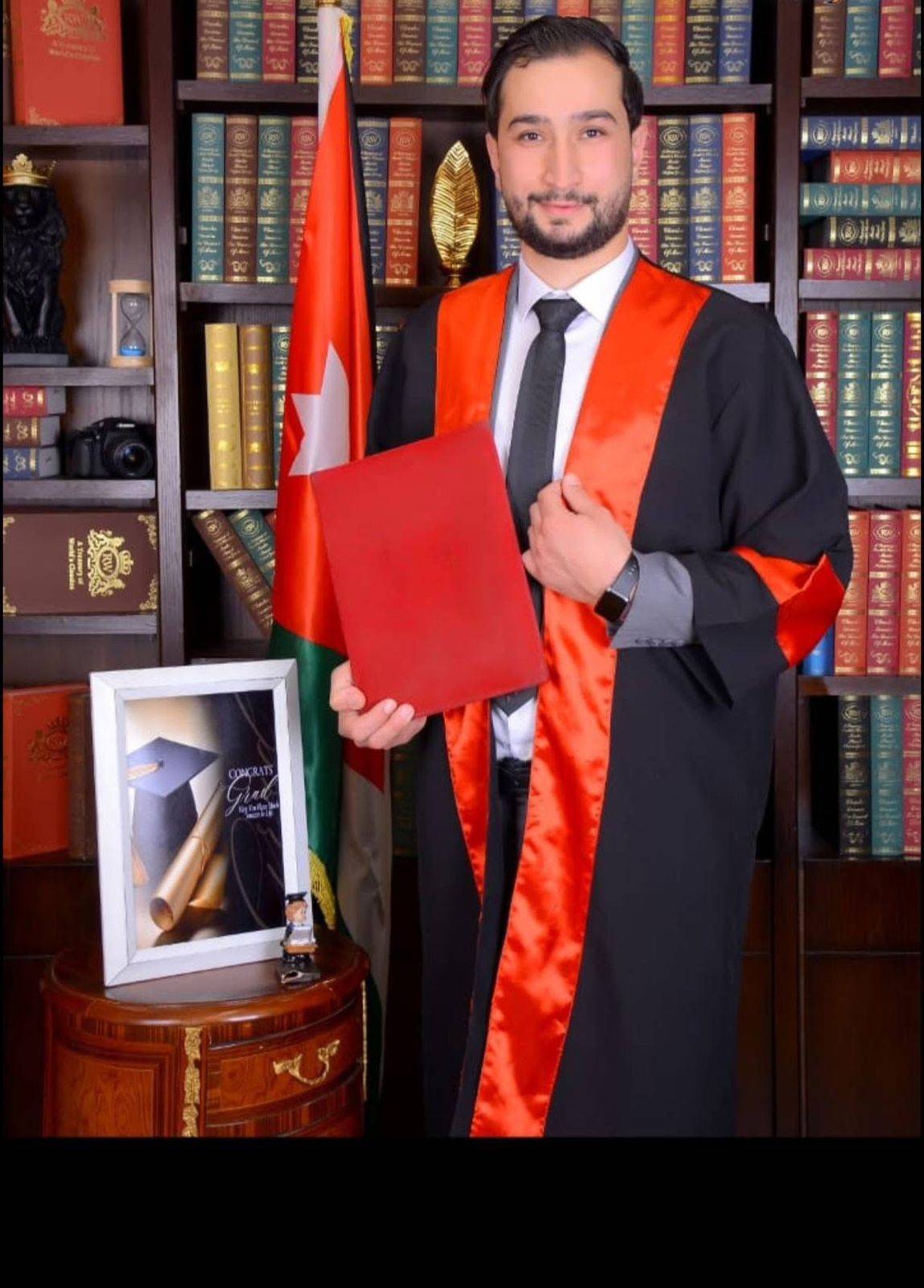 عبدالله سوالمة ينال درجة البكالوريوس بالإرشاد النفسي