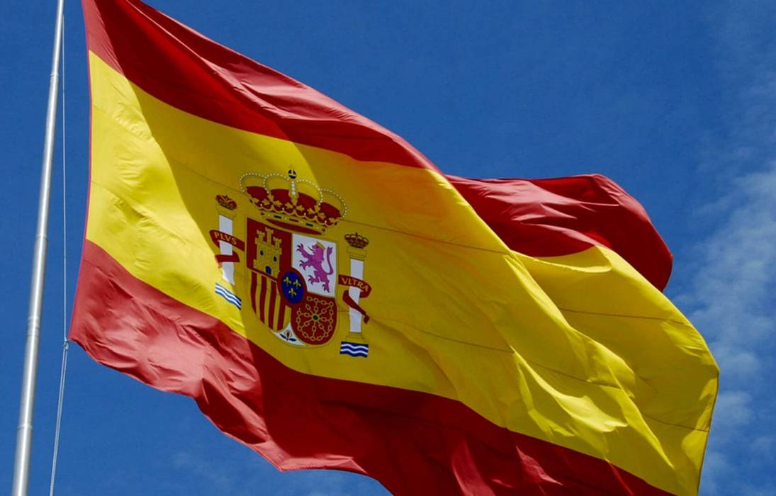 الحكومة الإسبانية تقرر حظرا شاملا على توريد الأسلحة إلى إسرائيل