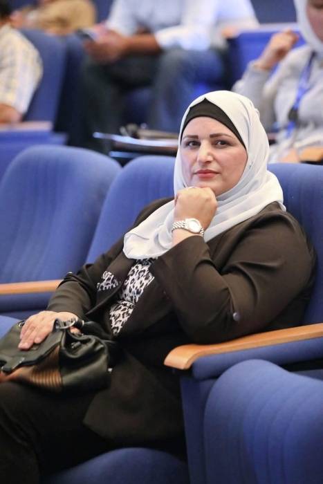 المعاقبة تكتب  أليس في بلاد العجائب: حين تصبح المدينة مسرحاً