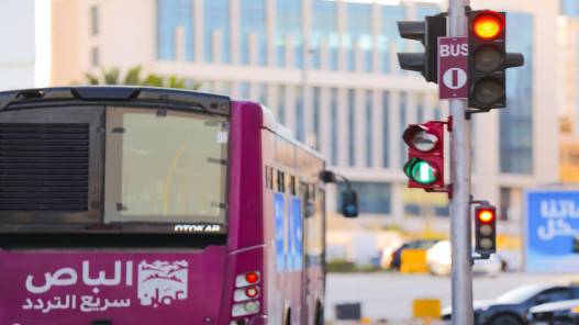 طرح عطاءين لتشغيل الباص السريع ونظام تحصيل الأجرة بين عمّان والزرقاء