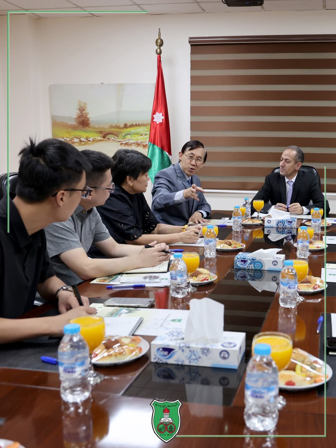 الجامعةُ الأردنيّة تستقبل وفداً  صينياً وتبحث أفاق التعاون