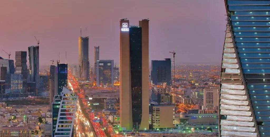 السعودية تقترب من نصف تريليون دولار في إدارة الأصول بحلول 2030