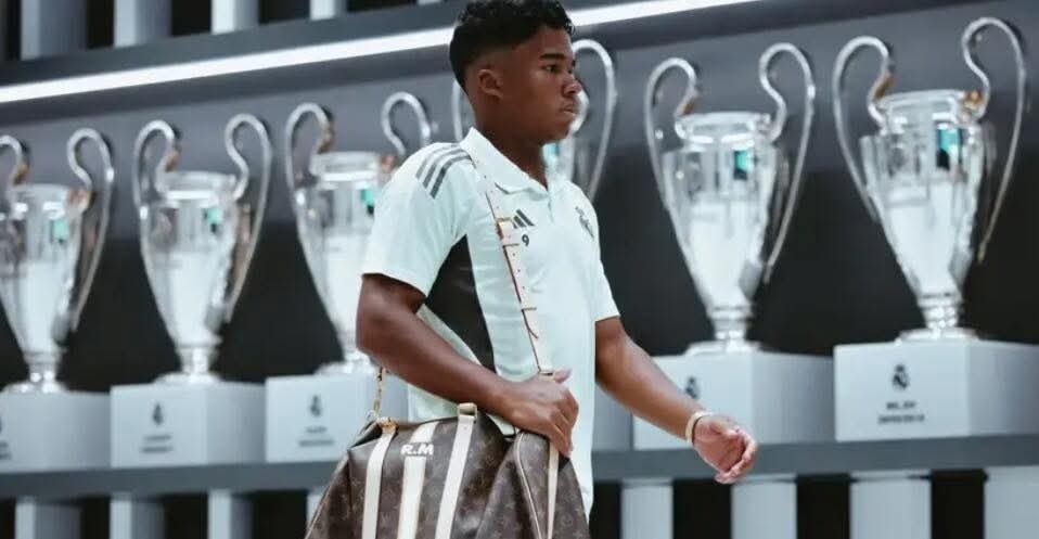 اندريك يوجه رسالة تفاؤل الى جماهيره