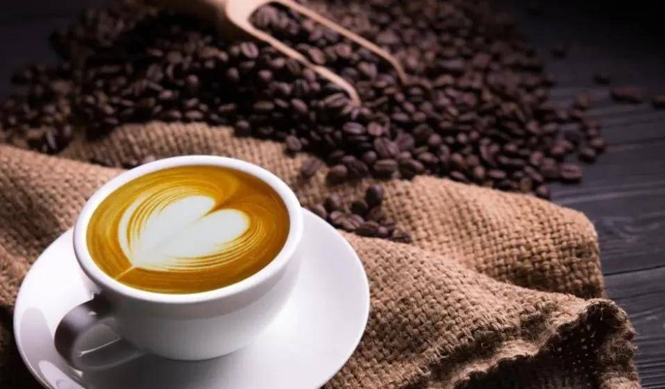 دبي تدخل موسوعة غينيس بأغلى فنجان قهوة في العالم.. تعرف على السعر وطريقة التحضير