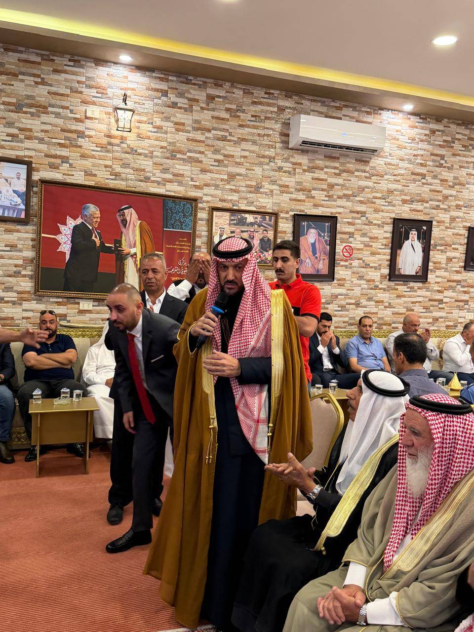 الدروع والحويان نسايب.. الشيخ الدروع طلب.. والشيخ عبدالكريم أعطى (صور)