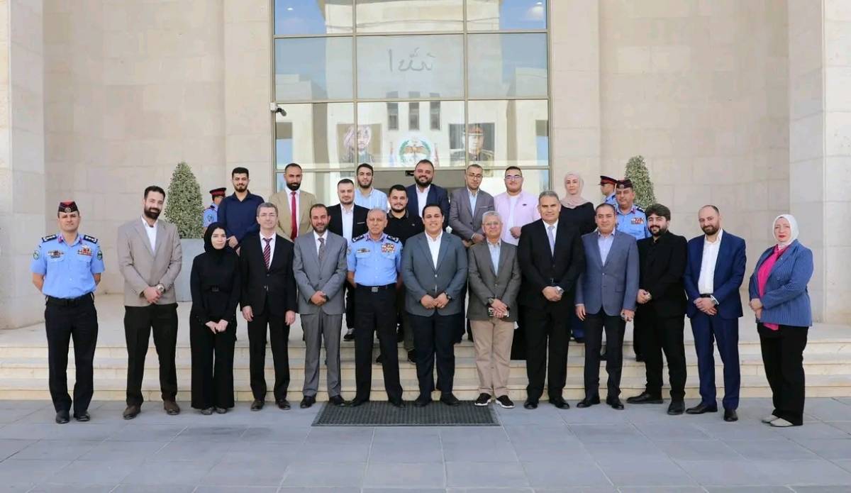 مدير الأمن العام يلتقي مؤسسة محافظتي