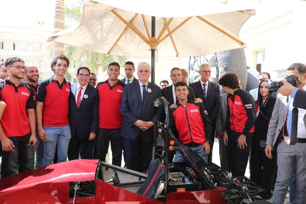 مصر : وزير التعليم العالي ينهى أزمة معيد سوهاج بتدخل مباشر.. وينتصر للطالبة عائشة