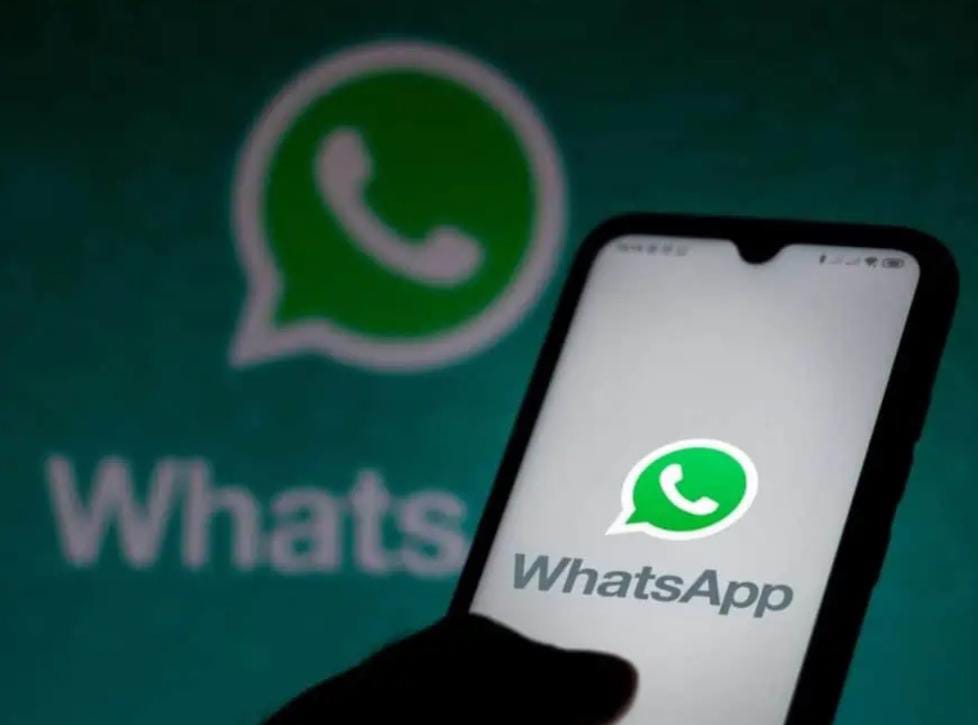 واتساب يتيح مشاركة الصور المتحركة وتوليد الخلفيات بالذكاء الاصطناعي