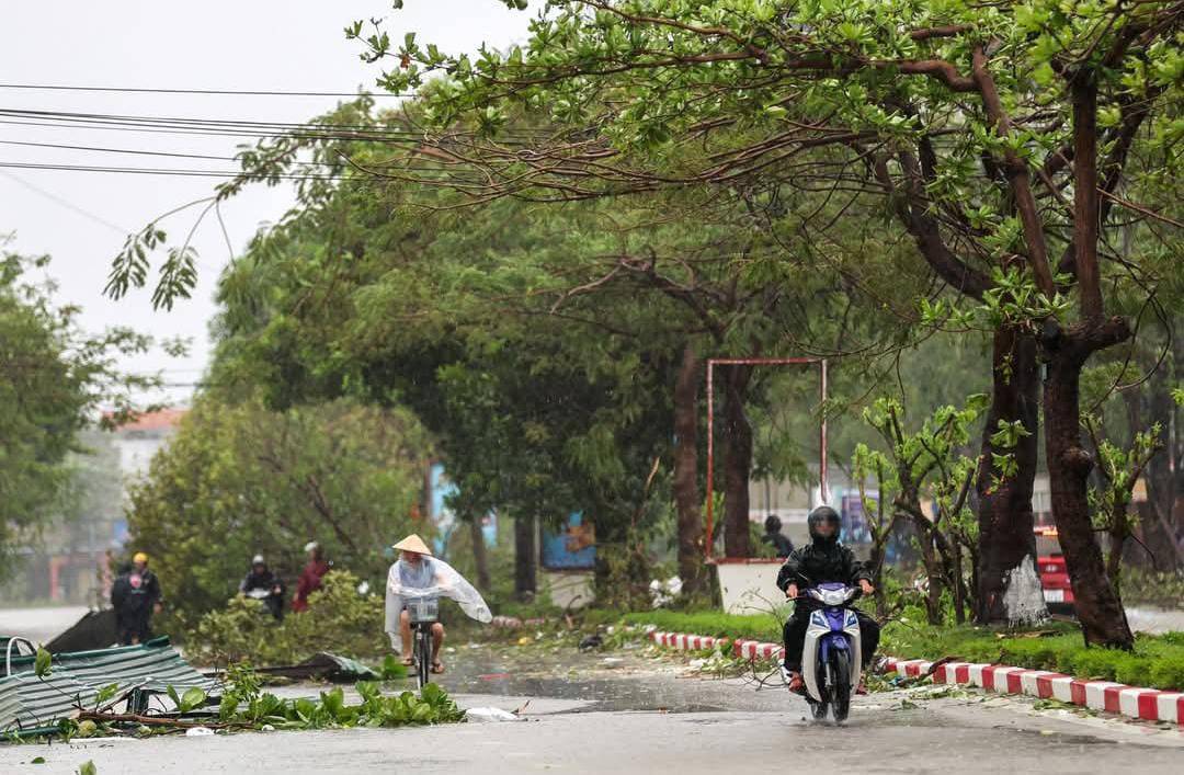 ارتفاع عدد ضحايا إعصار بوالوي في فيتنام إلى 19 شخصا وإصابة 88 آخرين