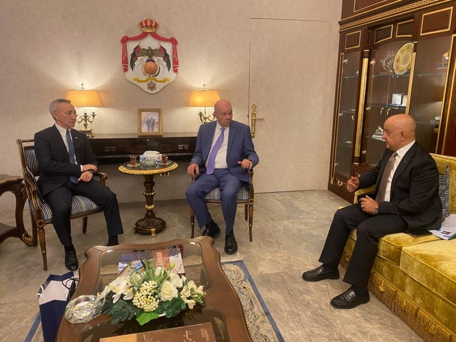 رئيس مجلس الأعيان يلتقي سفيري كازاخستان وهنغاريا لدى المملكة