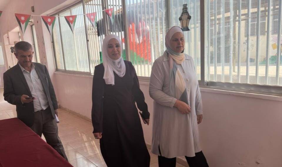 بني عطية تتفقد مدرسة القصر الثانية وتؤكد على ضرورة الاهتمام بالصحة المدرسية