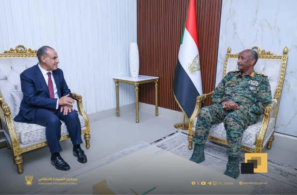 البرهان يلتقي وزير الخارجية المصري