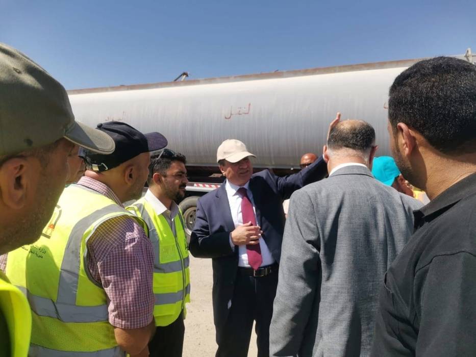 محافظ العقبة يتفقد مشروع طريق الحميمةالقويرة