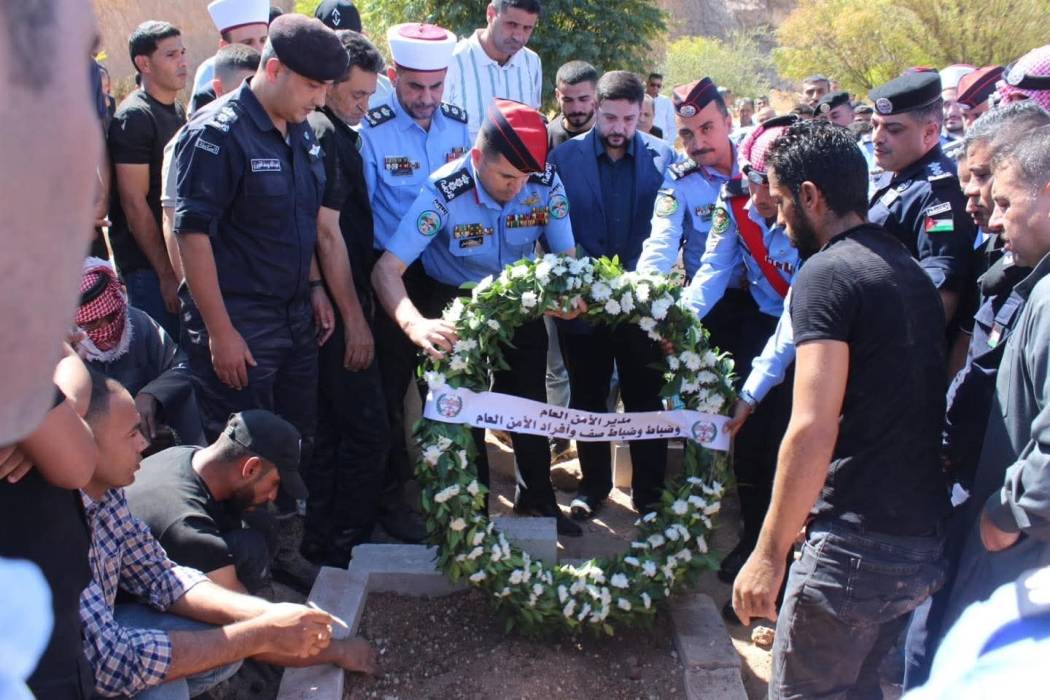 العقيد المجالي يشارك في  تشييع جثمان الوكيل ايمن تركي المناصير ...صور ‏