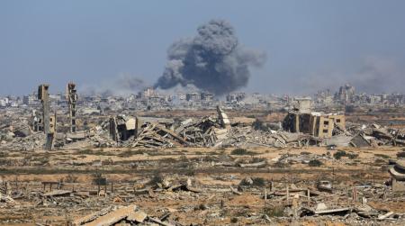 رغم موافقة حماس .. إسرائيل تواصل قصف غزة