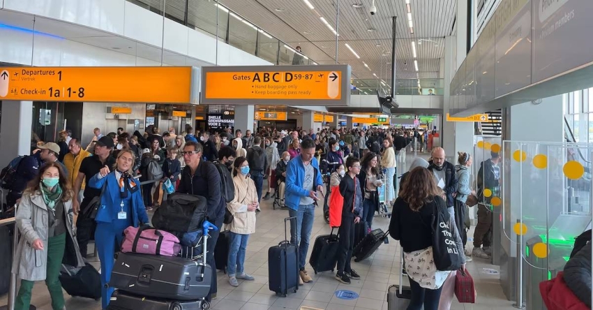 هولندا.. مطار سخيبول يلغي عشرات الرحلات الجوية