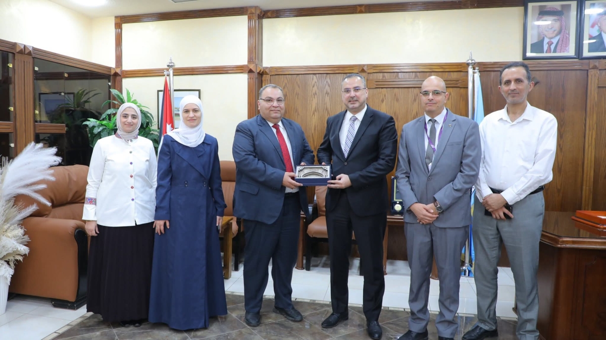 جامعة الزرقاء تستقبل وفداً من الجمعية العلمية الملكية