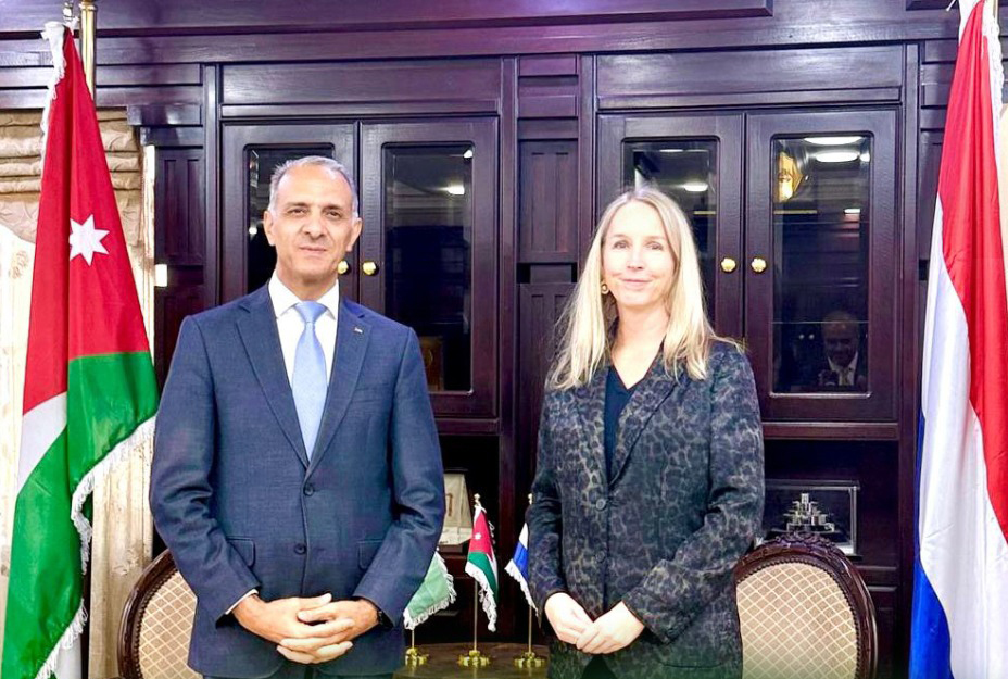 بحث التعاون بين ديوان المحاسبة والسفارة الهولندية