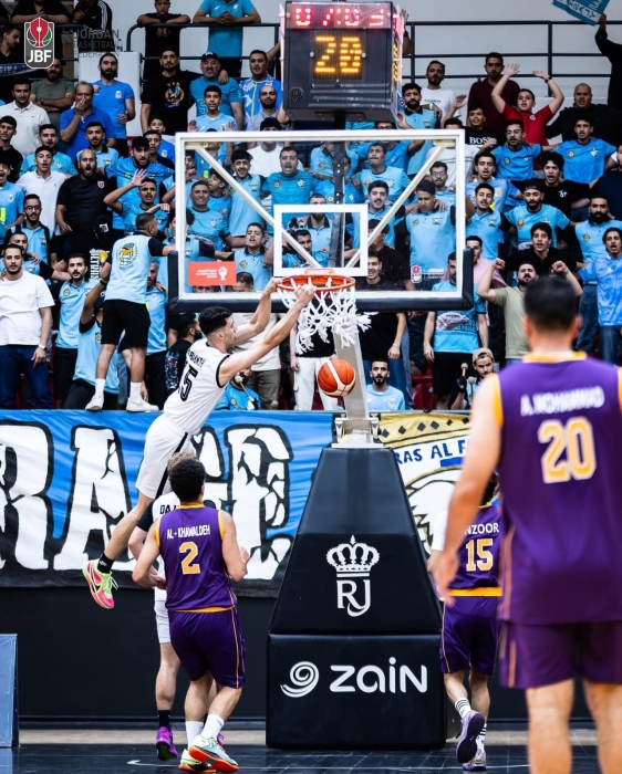 الإنجليزية يتجاوز الفيصلي في افتتاح الدوري التصنيفي لكرة السلة