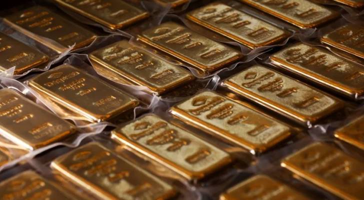 أسعار الذهب تقفز لمستوى تاريخي فوق 3945 دولاراً وتدخل منطقة الخطر
