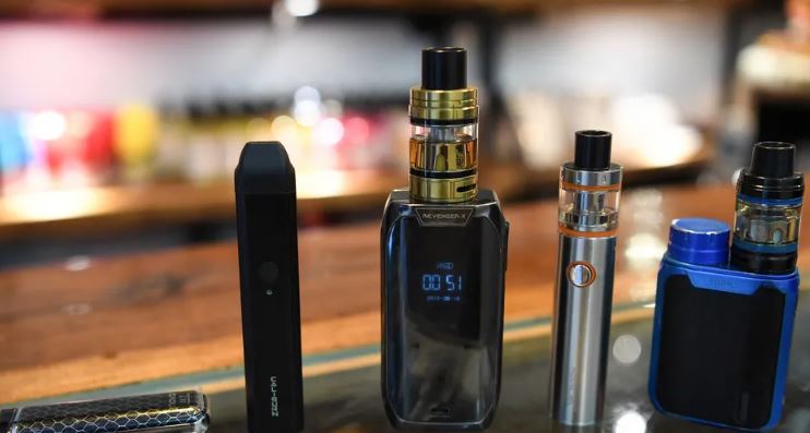 “الصحة العالمية”: 15 مليون قاصر في العالم يدخنون السجائر الإلكترونية