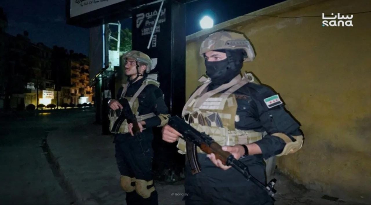 وزير الدفاع السوري يعلن عن وقف شامل لإطلاق النار مع الأكراد