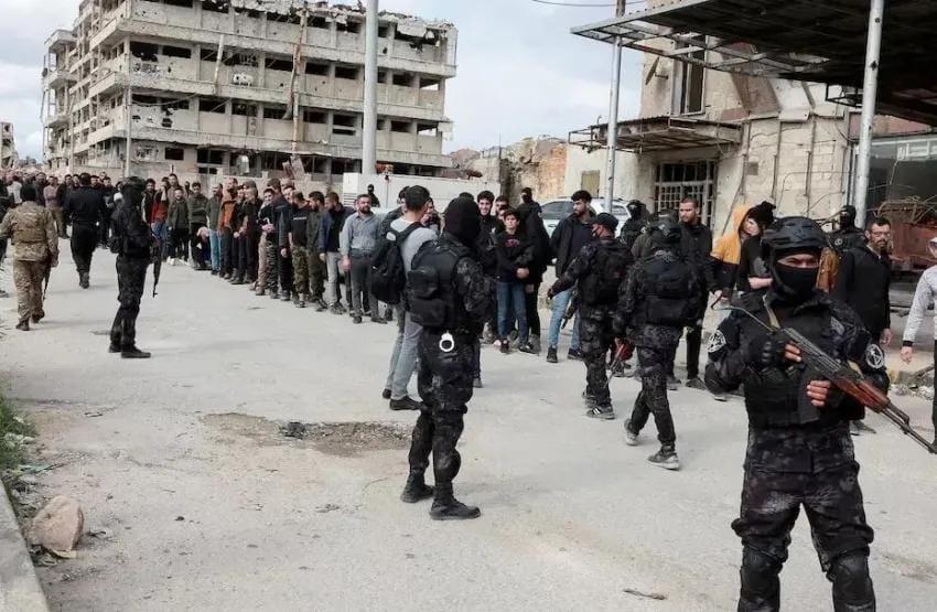 تحول مفاجئ في الأزمة السورية.. اتفاق تاريخي بين الجيش السوري والأكراد لوقف النار الشامل