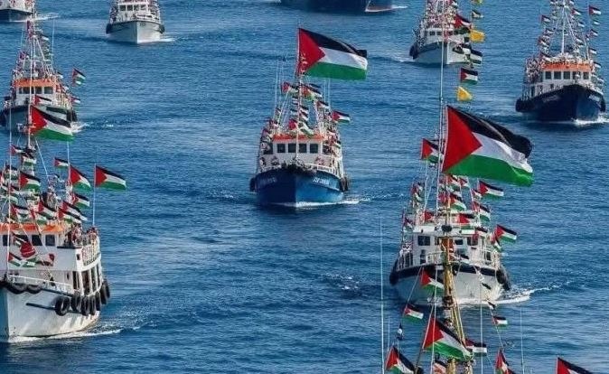 أسطول الحرية يعلن تعرضه لهجوم إسرائيلي