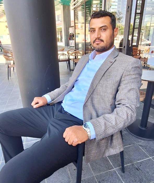 سالم الخنان يهنئ شقيقه المهندس محمود الخنان بتخرجه من جامعة الإسراء