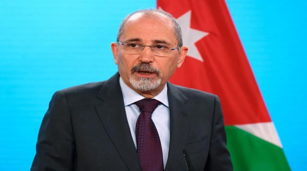 الصفدي يبحث مع نظيريه الجزائري والباكستاني جهود وقف العدوان على غزة