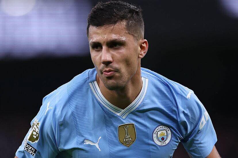 ريال مدريد يغلق ملف التعاقد مع رودري بسبب السعر والإصابات