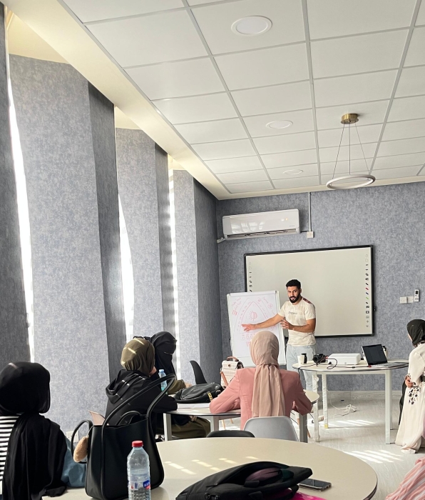 علي الشديفات يطلق مبادرة تطوعية  لتعليم التصوير والإعلام