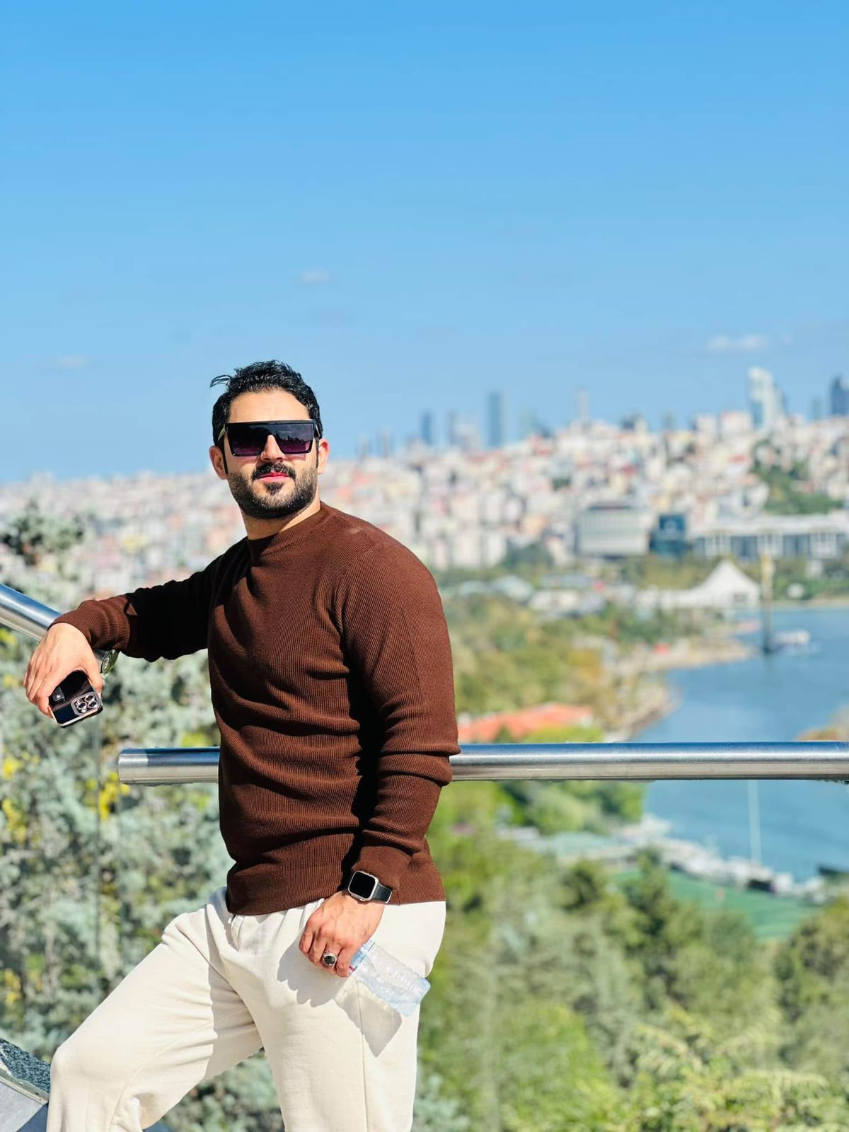 أسامة الخالدي يبارك لابن عمه عبدالله بمناسبة قدوم مولوده الجديد