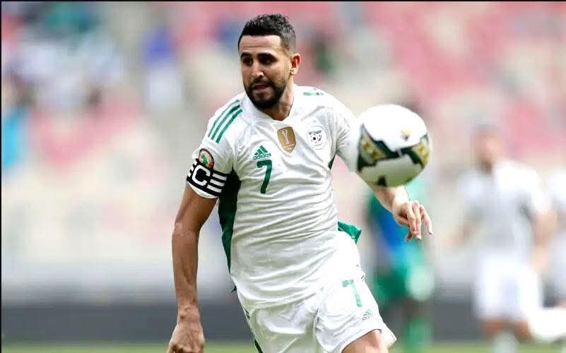 محرز: مونديال 2026 سيكون الأخير لي وسأمثل الجزائر بفخر