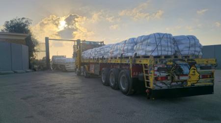 بدء دخول المساعدات الإنسانية إلى غزة عبر رفح