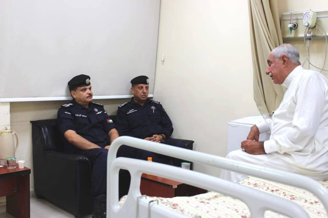 قائد أمن إقليم الشمال يزور العميد المتقاعد محمد  الشطناوي