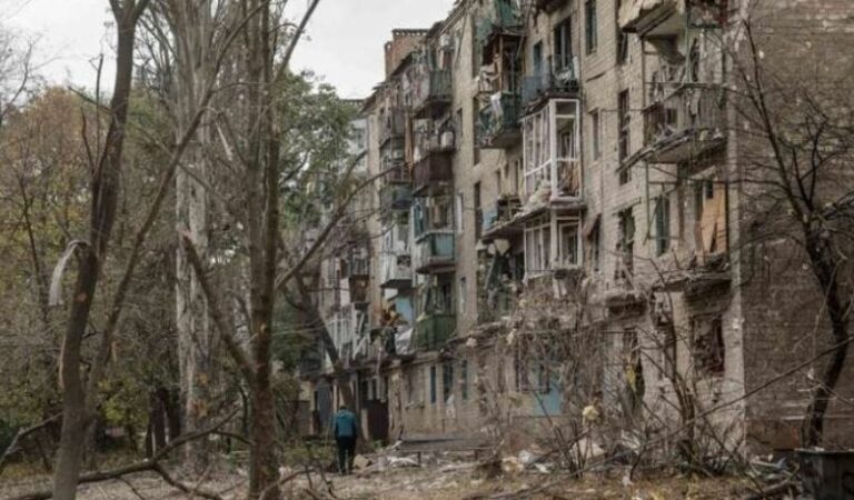 السلطات الأوكرانية تأمر بإخلاء بلدات قرب كوبيانسك بسبب الوضع الأمني