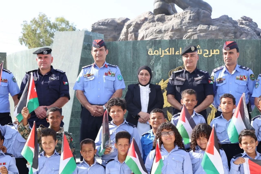 العميد الدكتور محمود الشرمان يفتتح دورة الشرطي الصغير...صور