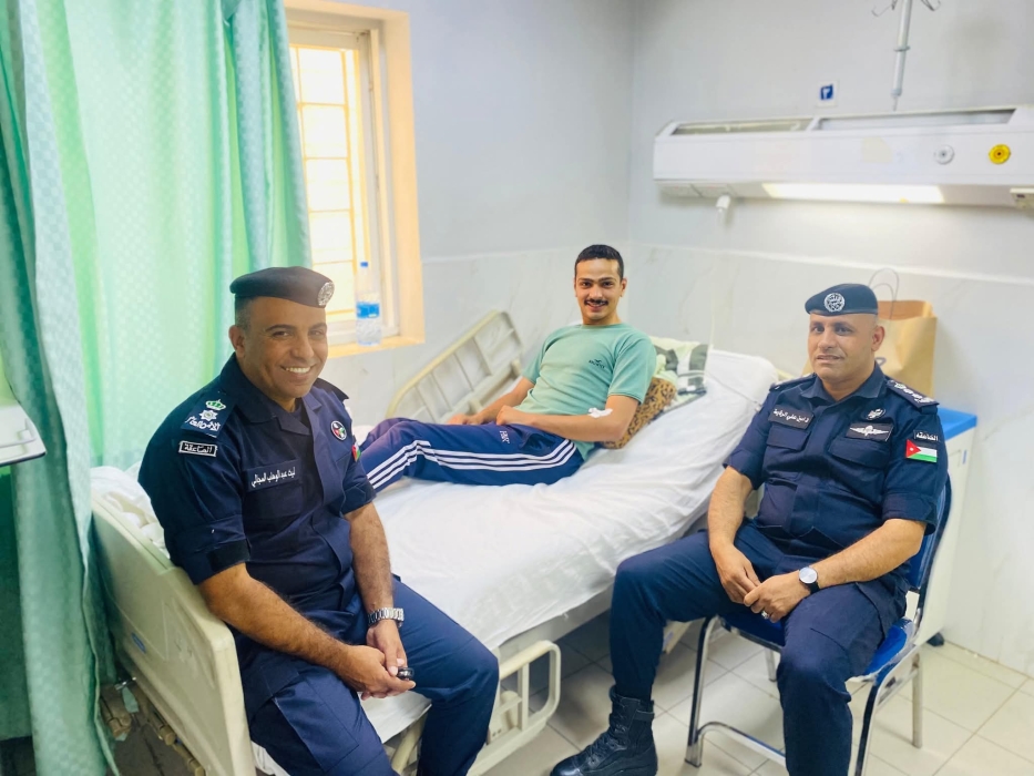 امر كليه العلوم الشرطيه يزور التلميذ العسكري الشمايله